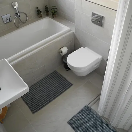 Apartment Comfortably On Vacation - In *